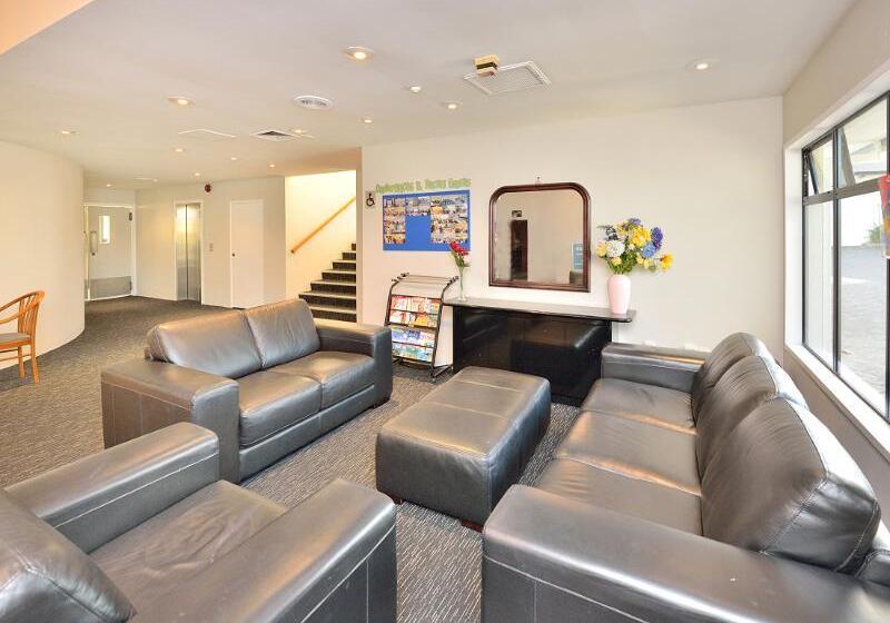 Manukau Hotel & Conference Centre