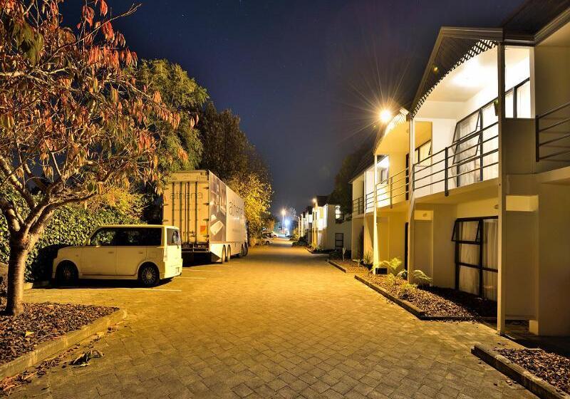 Manukau Hotel & Conference Centre