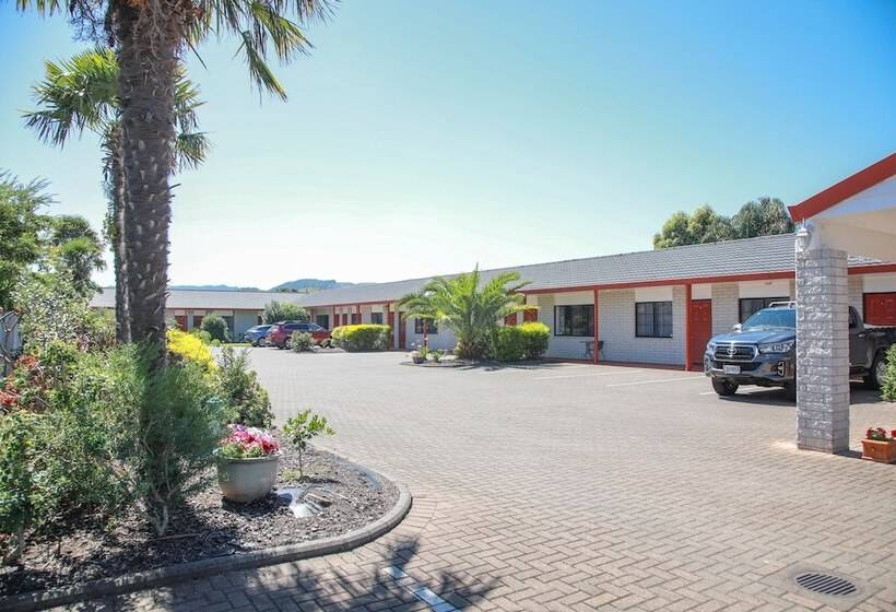 בית מלון כפרי Bks Palm Court Motor Lodge