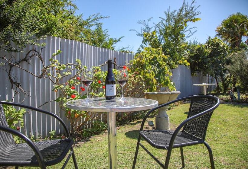 בית מלון כפרי Bks Palm Court Motor Lodge