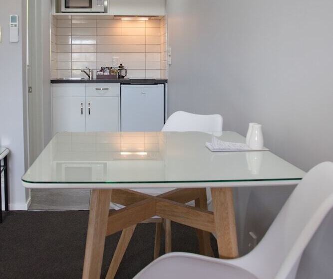 בית מלון כפרי Bks Palm Court Motor Lodge