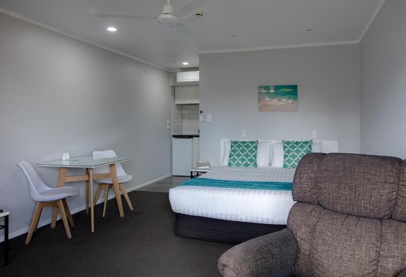 בית מלון כפרי Bks Palm Court Motor Lodge