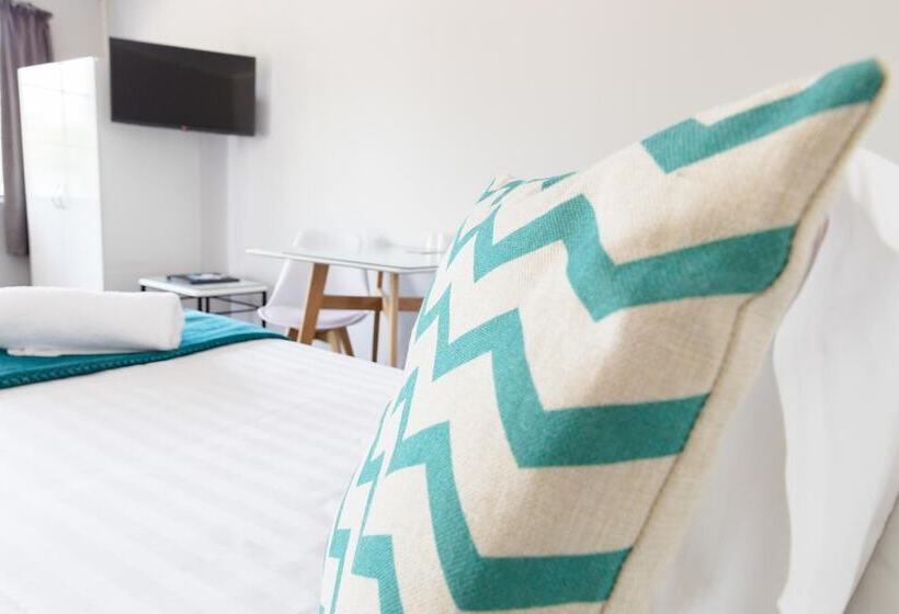 בית מלון כפרי Bks Palm Court Motor Lodge