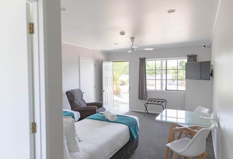 בית מלון כפרי Bks Palm Court Motor Lodge