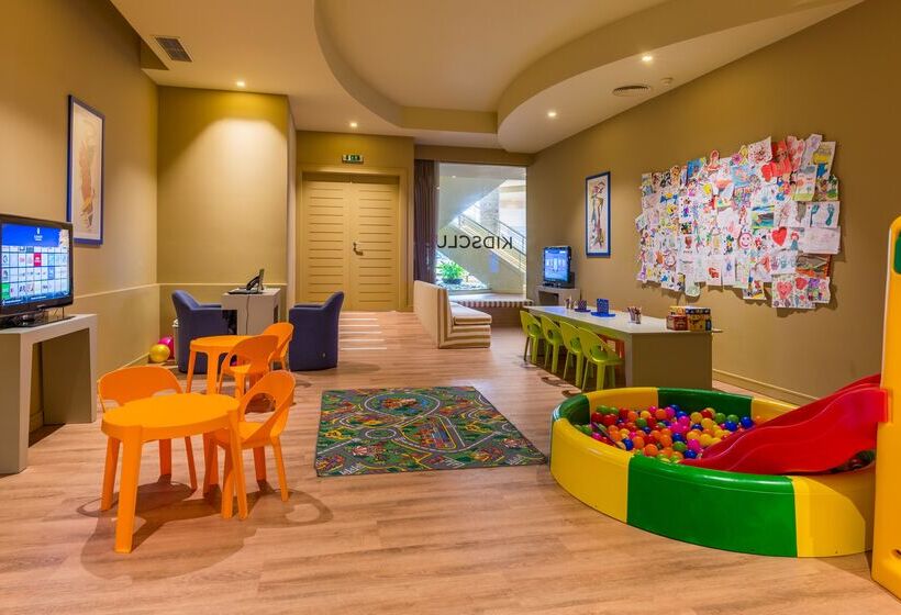 בית מלון כפרי Calheta Beach  Allinclusive  Savoy Signature