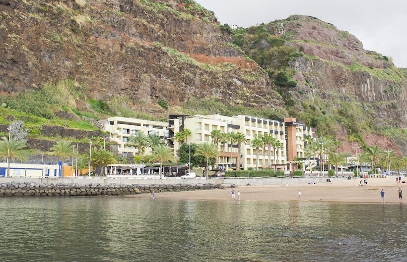 בית מלון כפרי Calheta Beach  Allinclusive  Savoy Signature