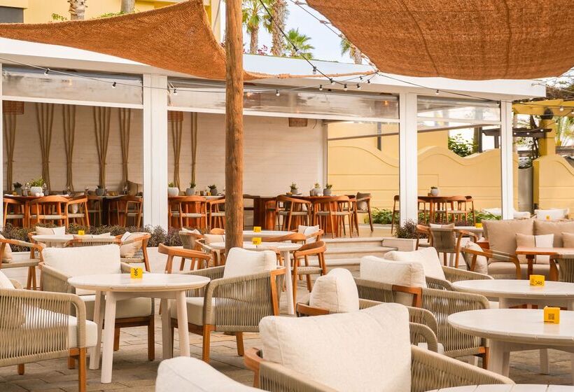 בית מלון כפרי Calheta Beach  Allinclusive  Savoy Signature