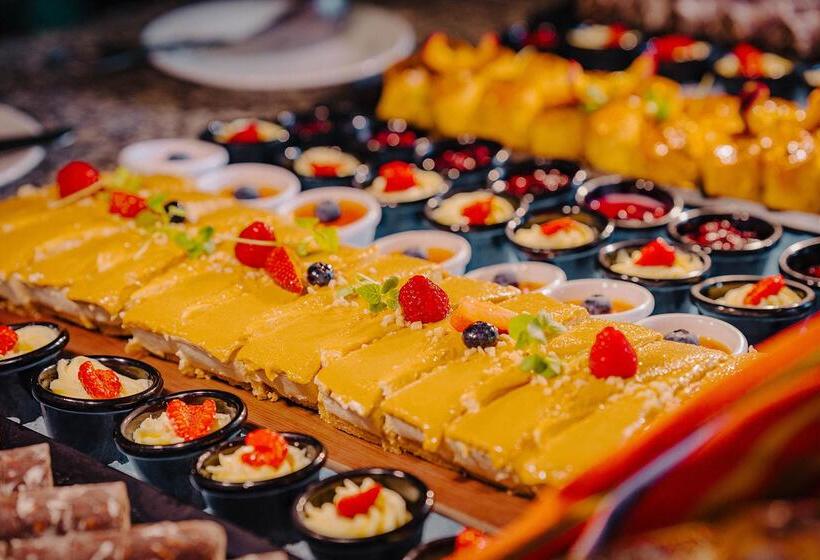 בית מלון כפרי Calheta Beach  Allinclusive  Savoy Signature