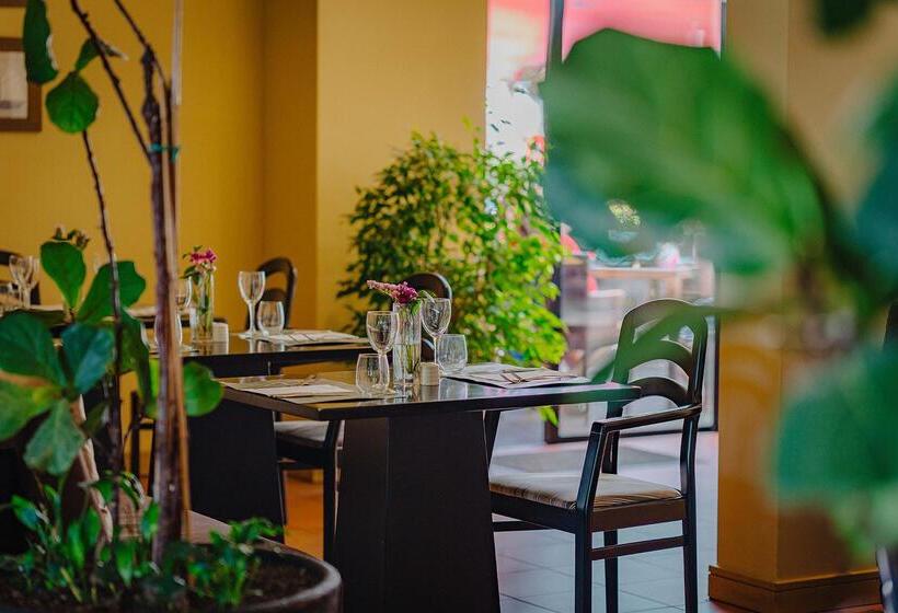 בית מלון כפרי Calheta Beach  Allinclusive  Savoy Signature