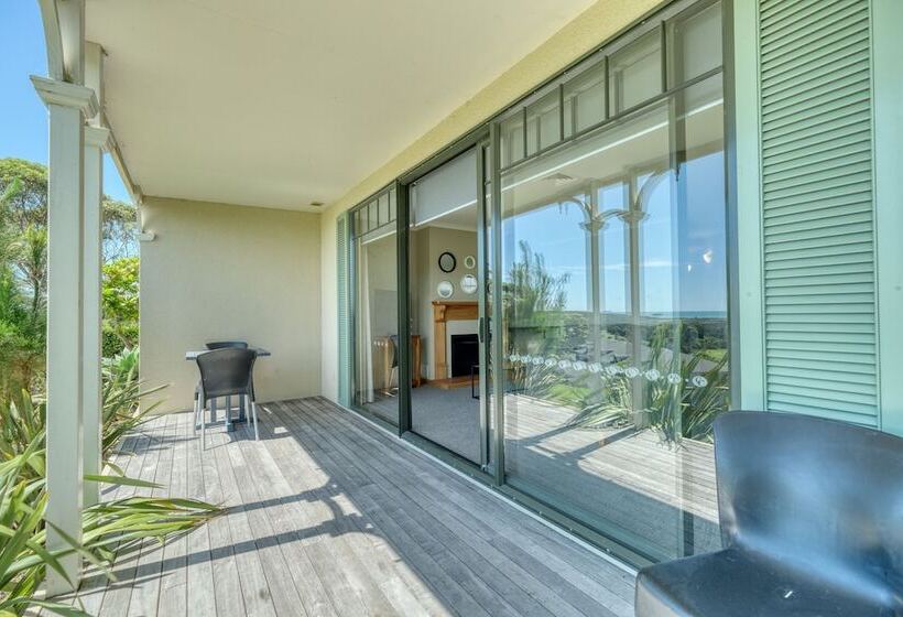 هتل Carrington Estate