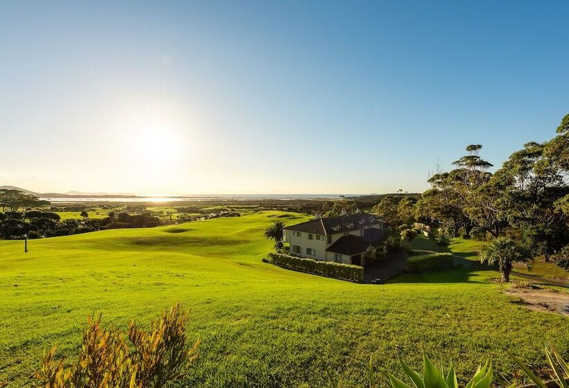 هتل Carrington Estate