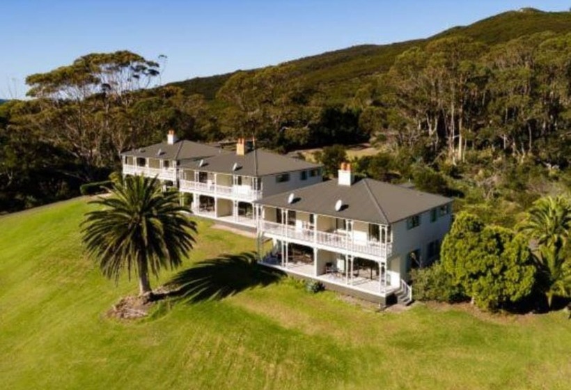 هتل Carrington Estate