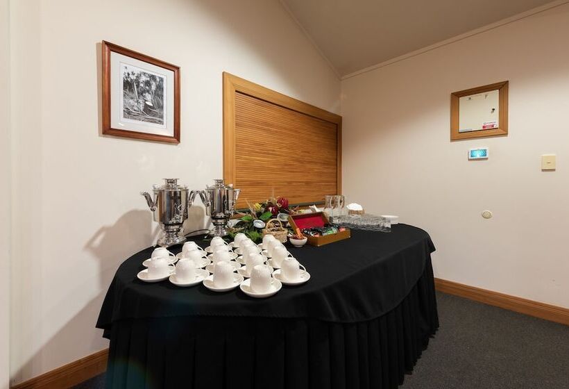 هتل Carrington Estate