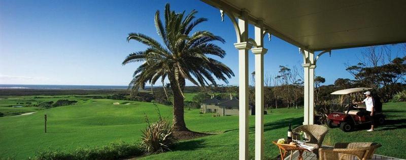 هتل Carrington Estate