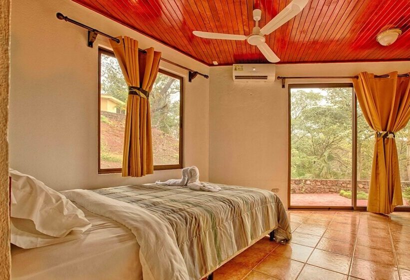 فندق Condor Lodge