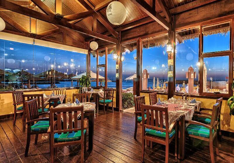 هتل Coral Beach Resort Sharjah