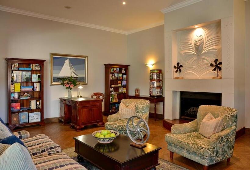 Courtyard Hotel Gqeberha