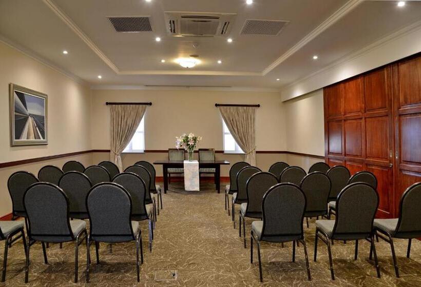 Courtyard Hotel Gqeberha