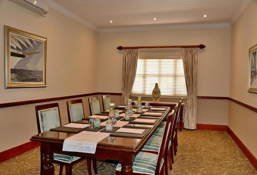 Courtyard Hotel Gqeberha