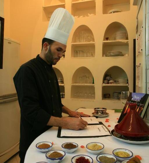 ホテル Dar Les Cigognes