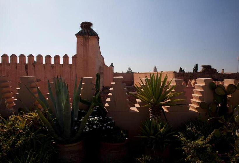 ホテル Dar Les Cigognes