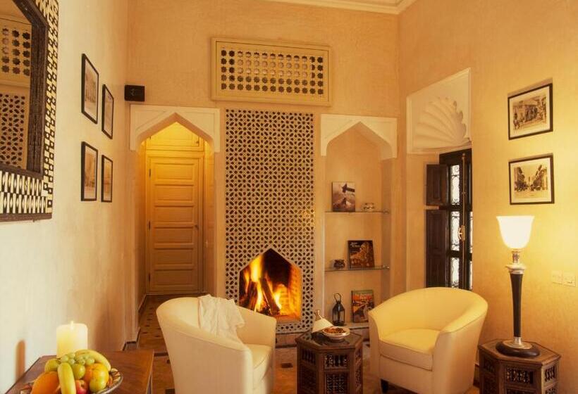 ホテル Dar Les Cigognes