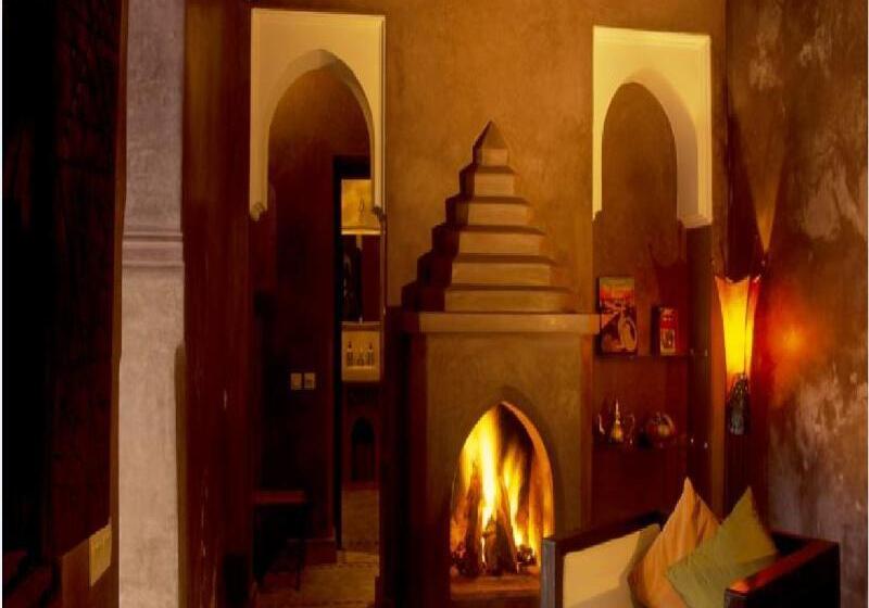 ホテル Dar Les Cigognes