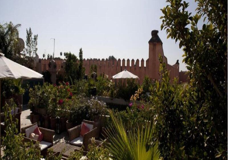 ホテル Dar Les Cigognes