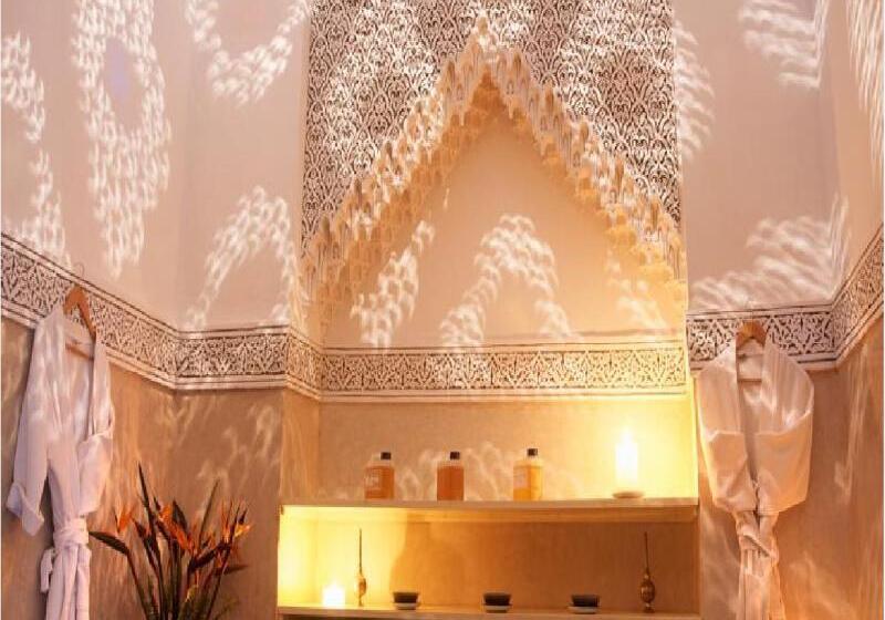 ホテル Dar Les Cigognes