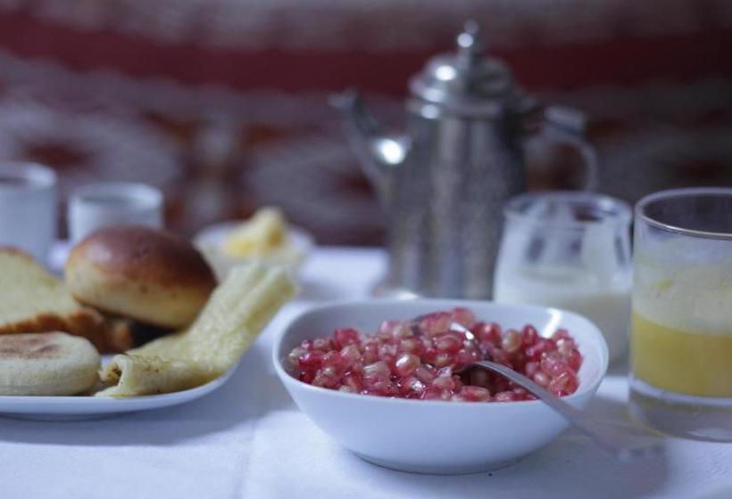 ホテル Dar Les Cigognes