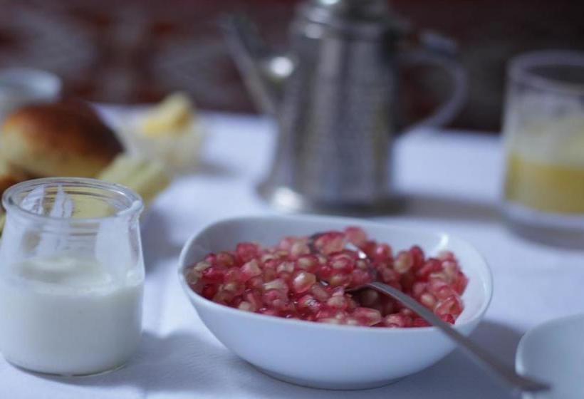 ホテル Dar Les Cigognes