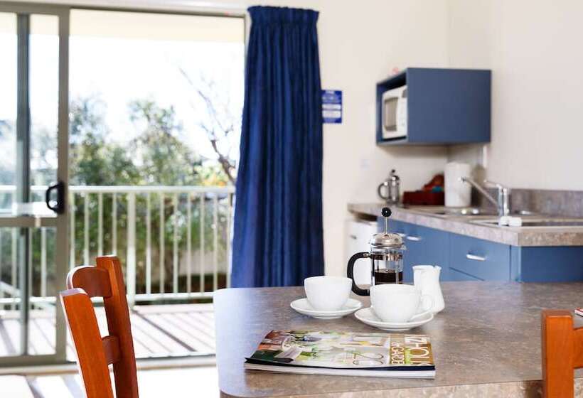 هتل Elliotts Kapiti Coast Motor Lodge