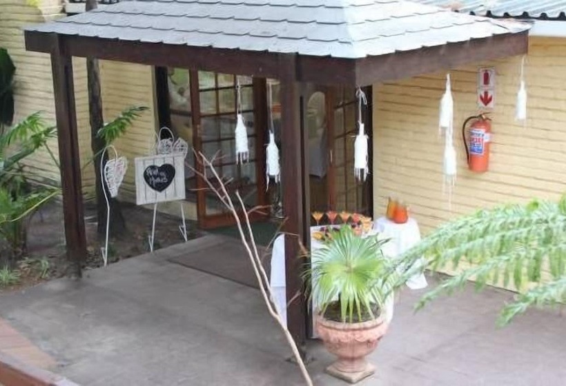 ホテル Far Hills Country