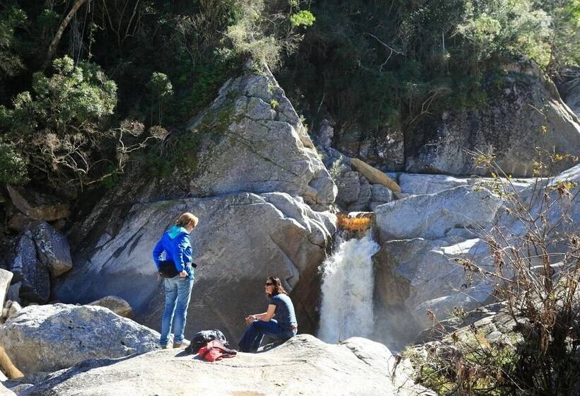 ホテル Far Hills Country