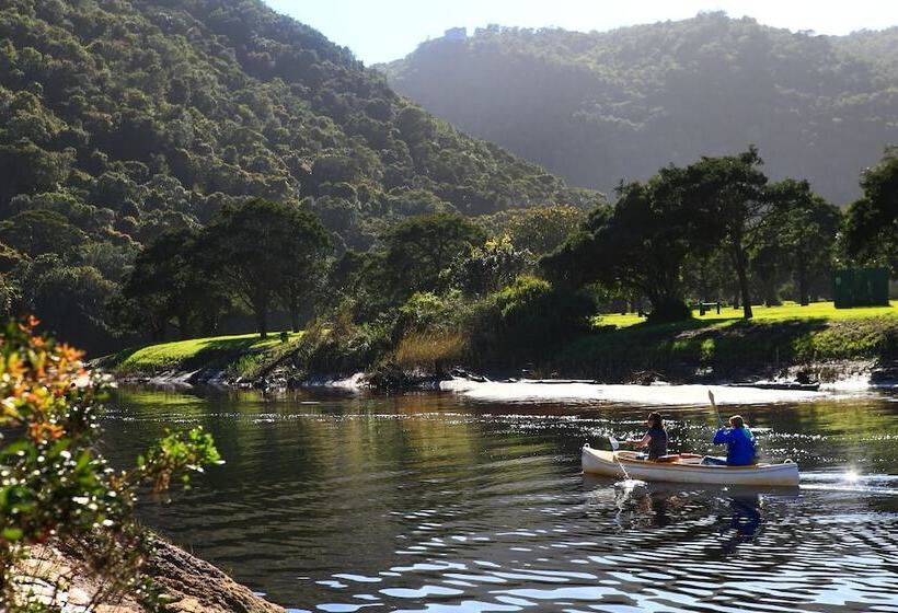 ホテル Far Hills Country