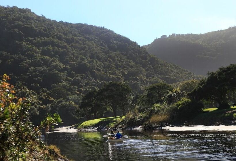 ホテル Far Hills Country