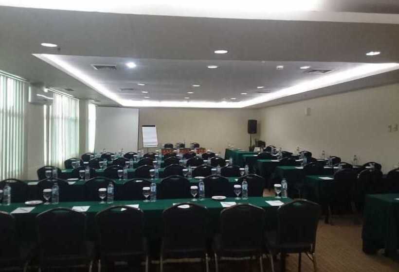 בית מלון כפרי Grand Suka