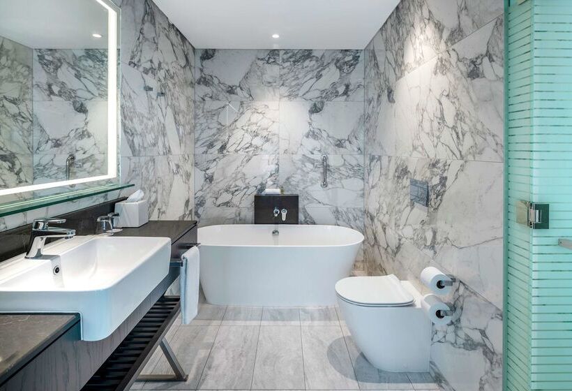 هتل Hilton Auckland