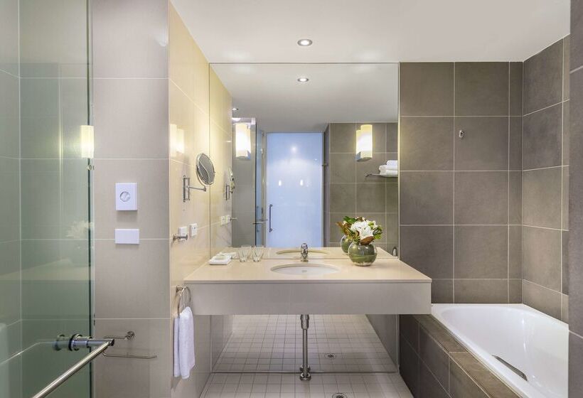 هتل Hilton Auckland