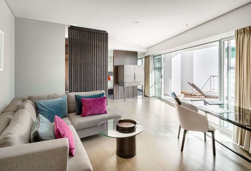 هتل Hilton Auckland