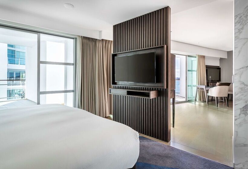 هتل Hilton Auckland