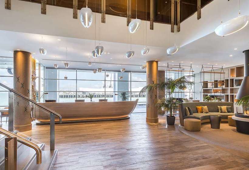 هتل Hilton Auckland