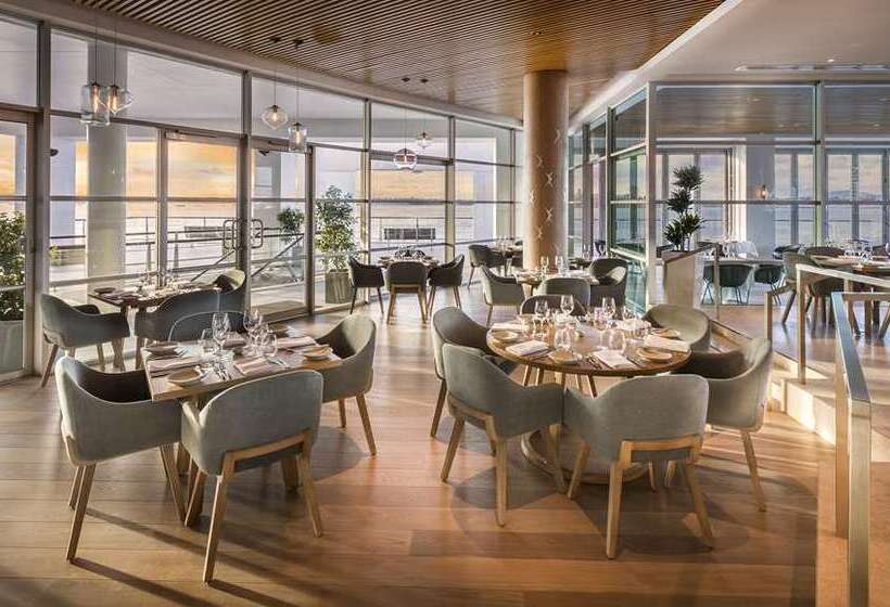 هتل Hilton Auckland