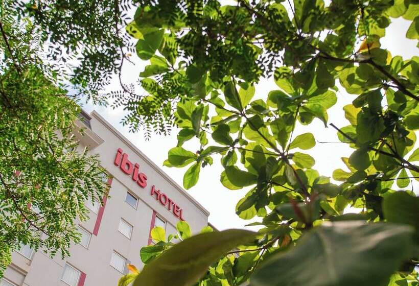 ホテル Ibis Joinville