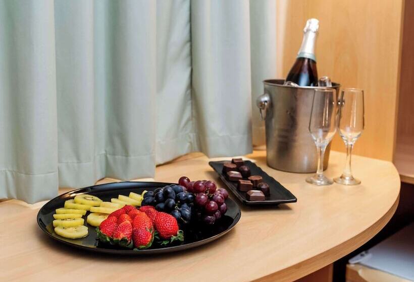 ホテル Ibis Joinville