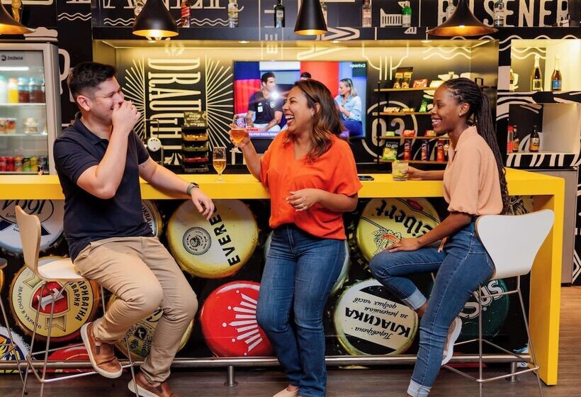 ホテル Ibis Joinville