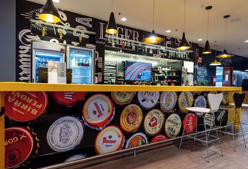 ホテル Ibis Joinville