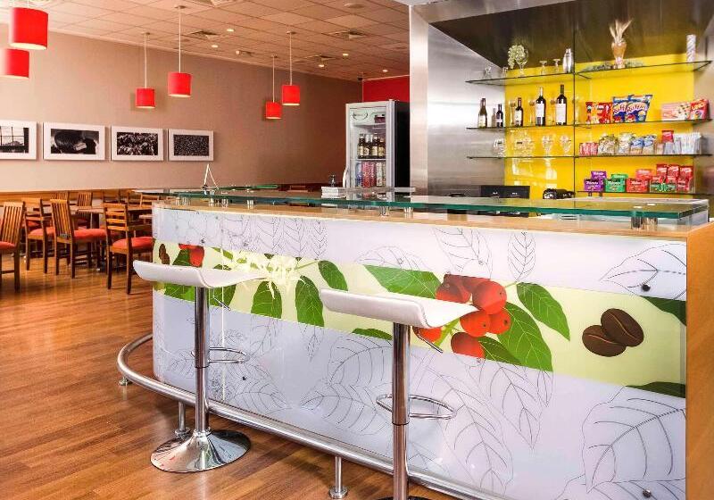 בית מלון כפרי Ibis Vitoria Praia Do Canto