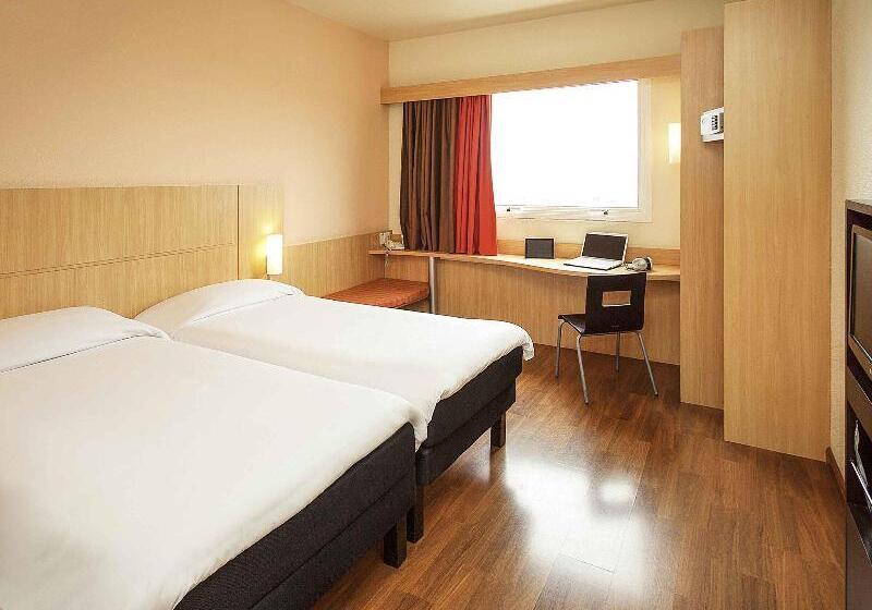 בית מלון כפרי Ibis Vitoria Praia Do Canto