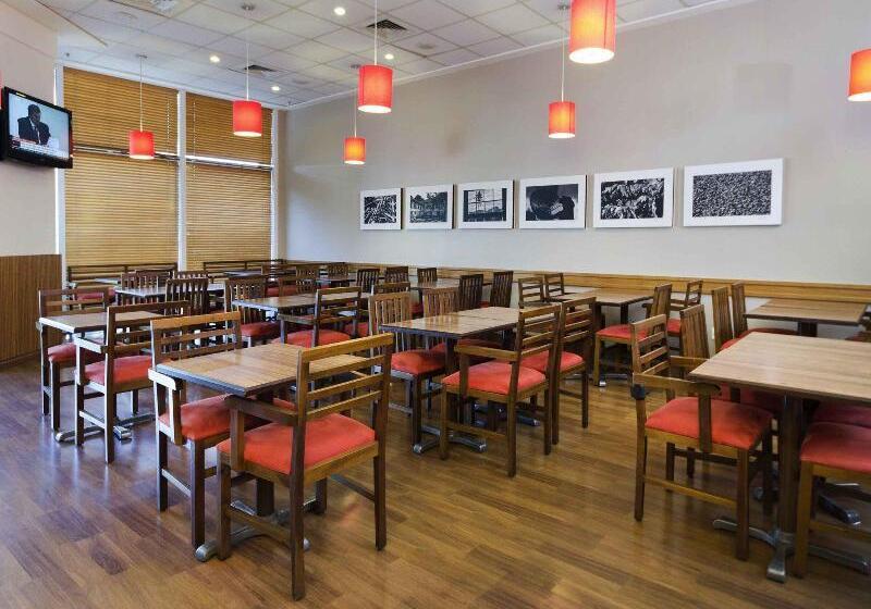 בית מלון כפרי Ibis Vitoria Praia Do Canto